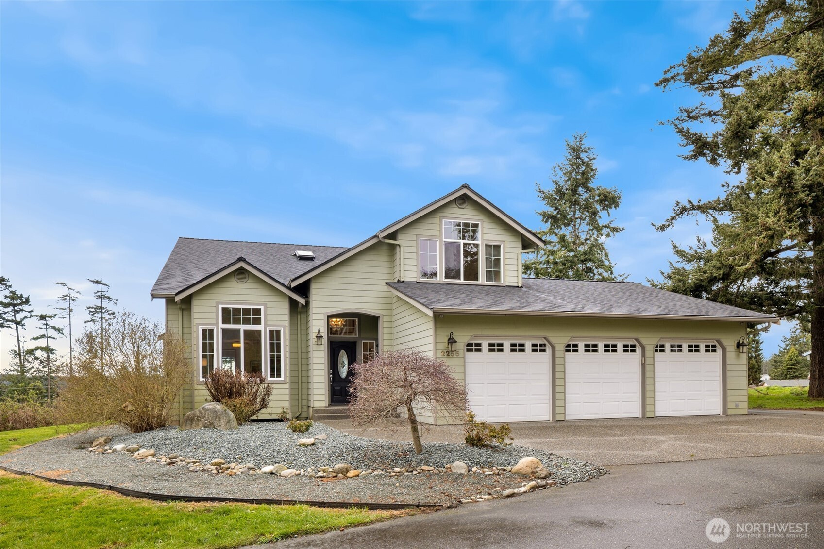 2255 Aviator Lane, Oak Harbor, WA 98277