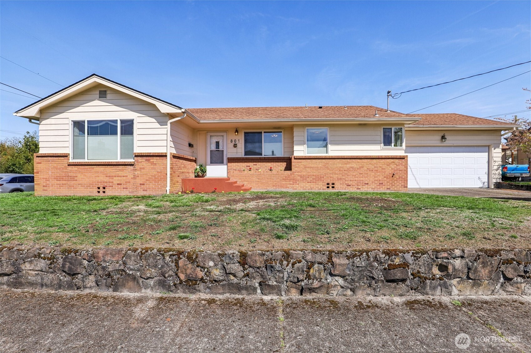 801 Cowlitz Way, Kelso, WA 98626