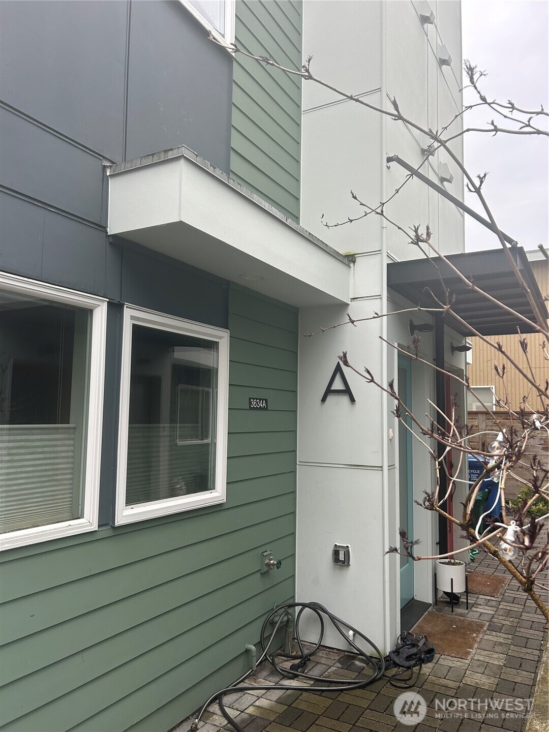 3634 S 36th Avenue, Seattle, WA 98144