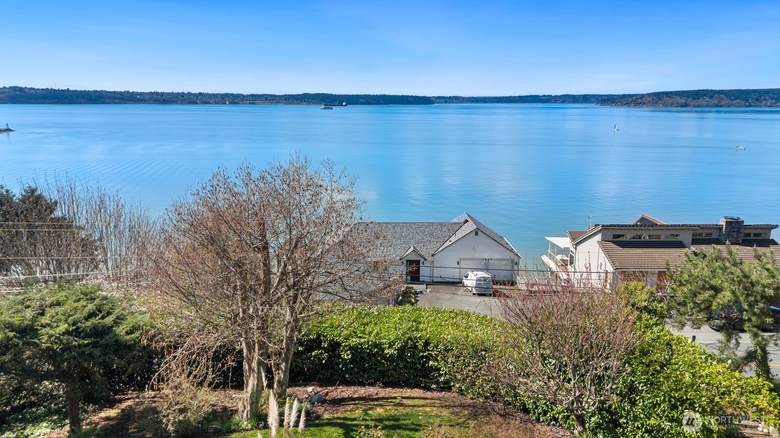 7821 East Side Drive NE, Tacoma, WA 98422