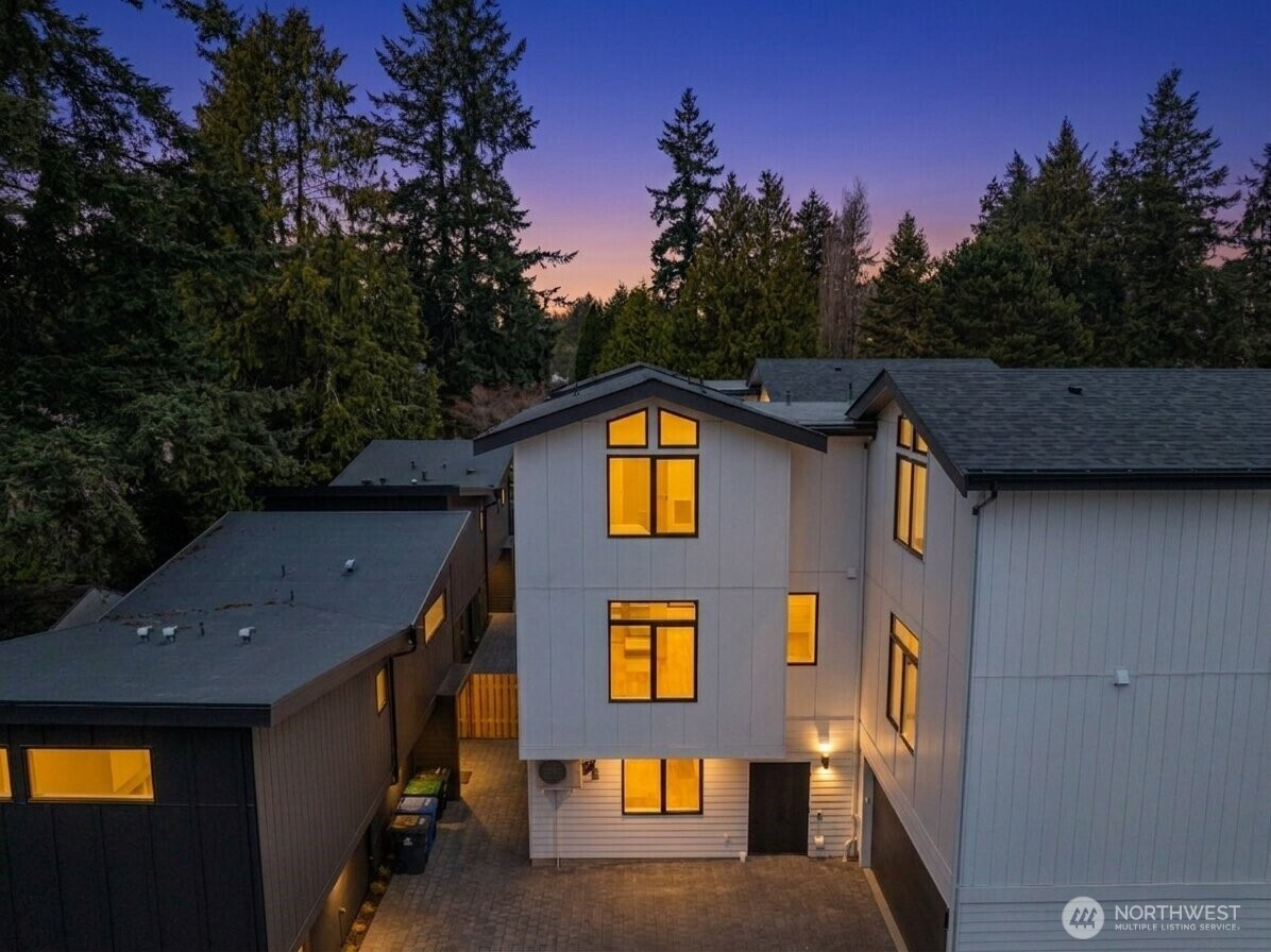 14033 Densmore Avenue N, Seattle, WA 98133