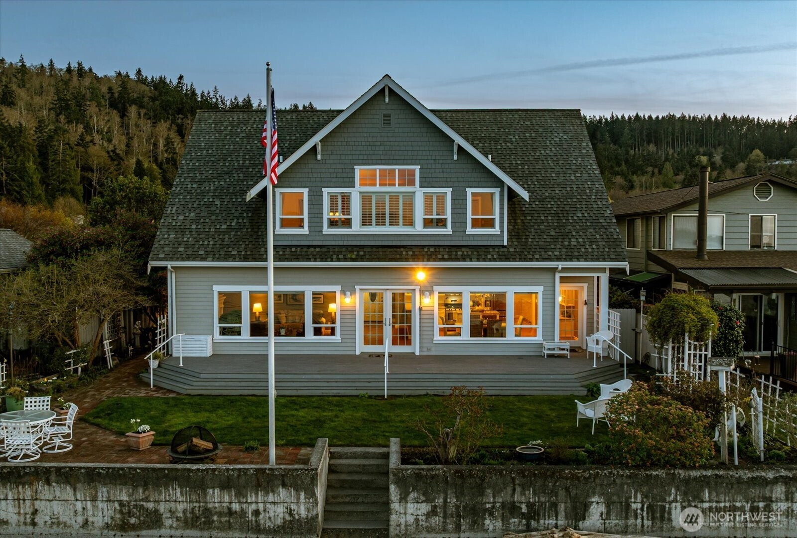 817 Shorecrest Drive, Oak Harbor, WA 98277