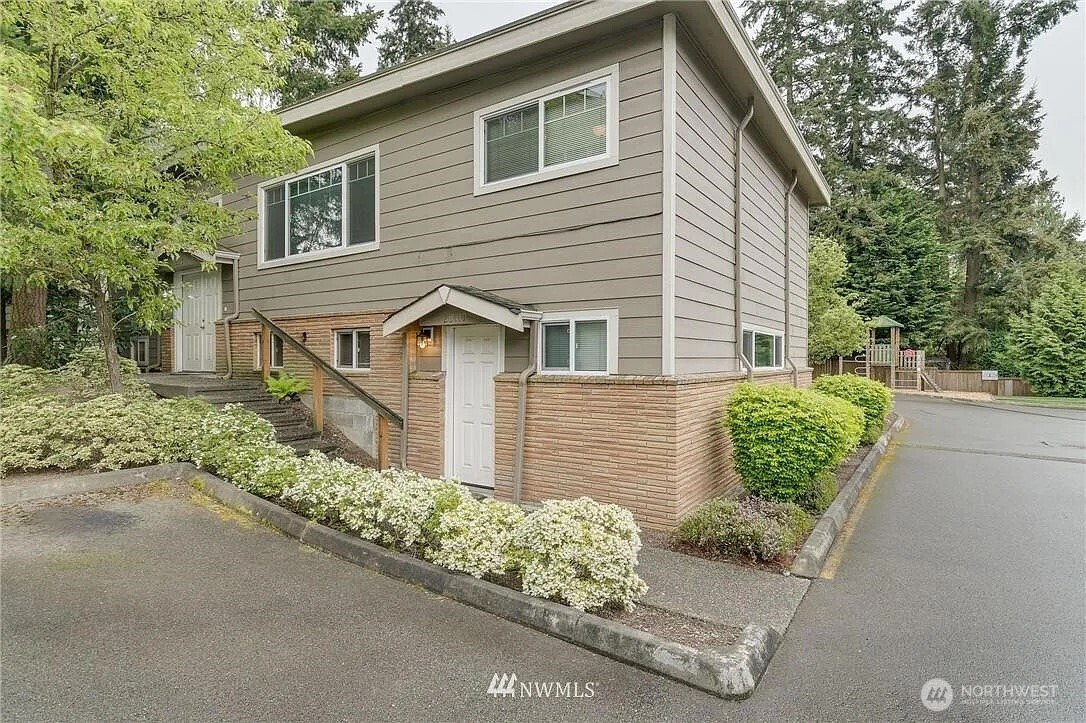20417 26th Avenue W, Lynnwood, WA 98036