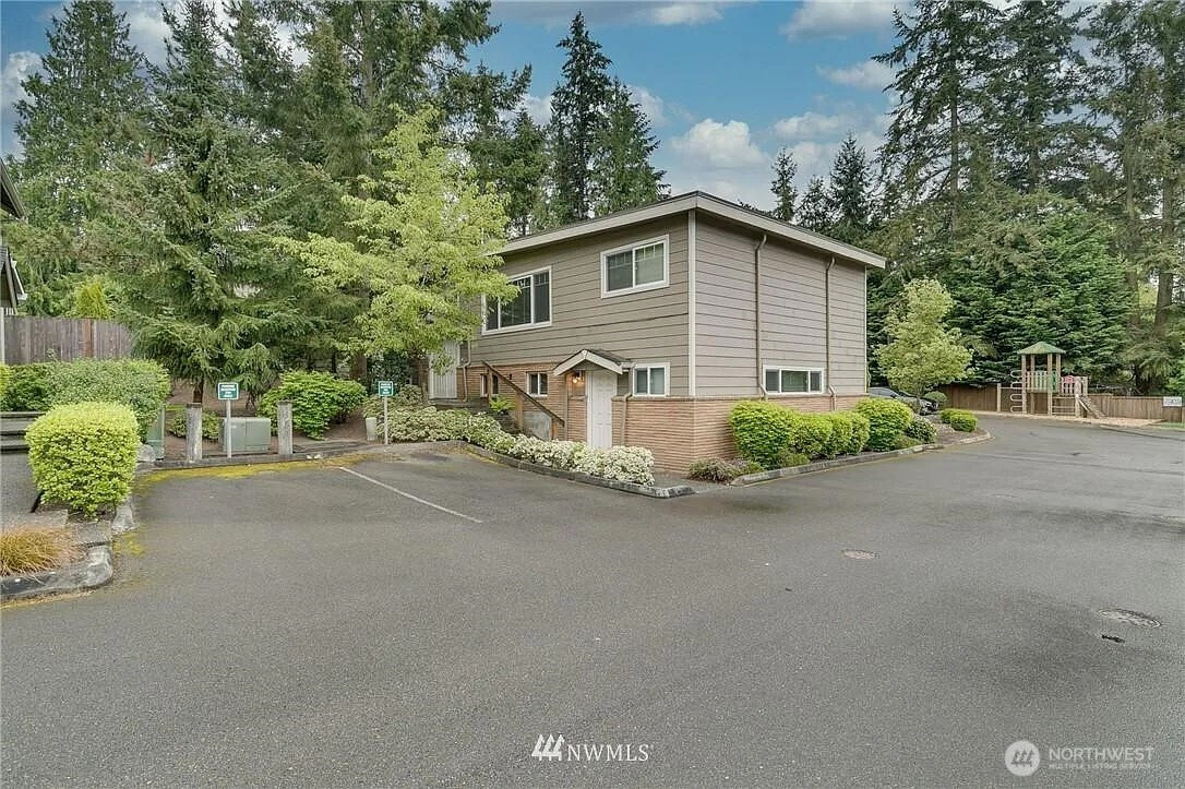 20417 26th Avenue W, Lynnwood, WA 98036