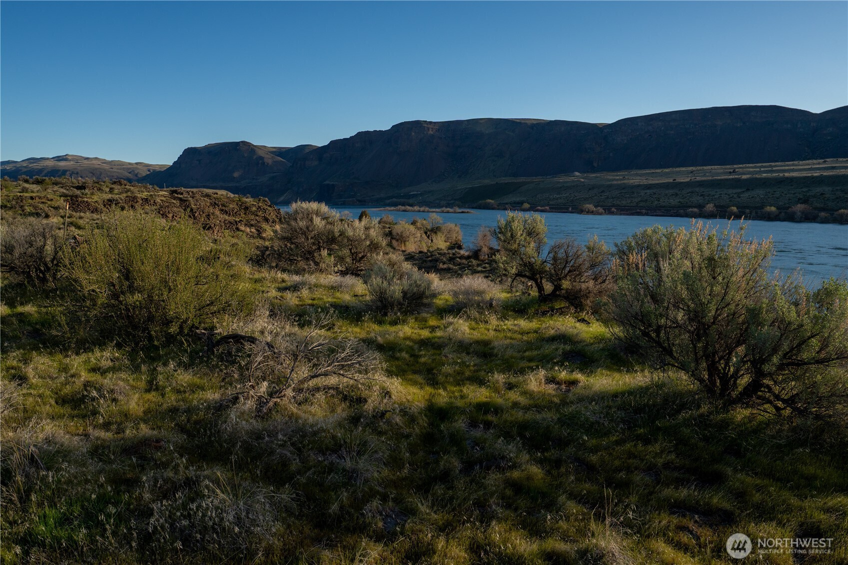 375 Ravenwing Lane, Malaga, WA 98828