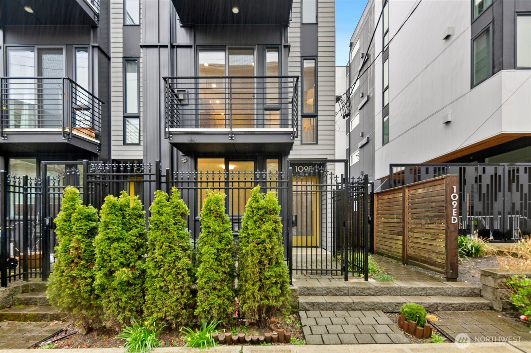 109 22nd Avenue E, Seattle, WA 98112