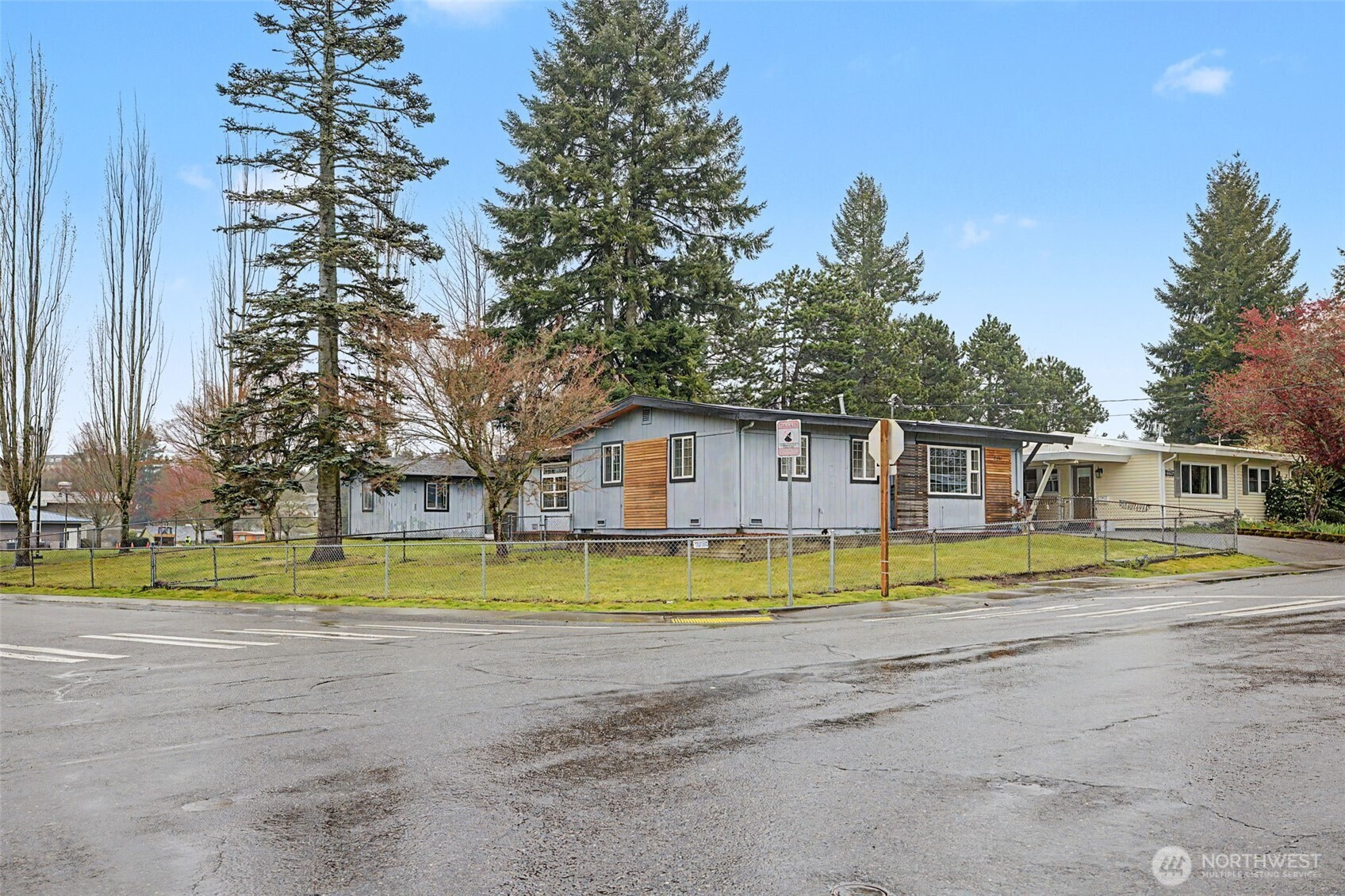 2502 NE 7th Street, Renton, WA 98056