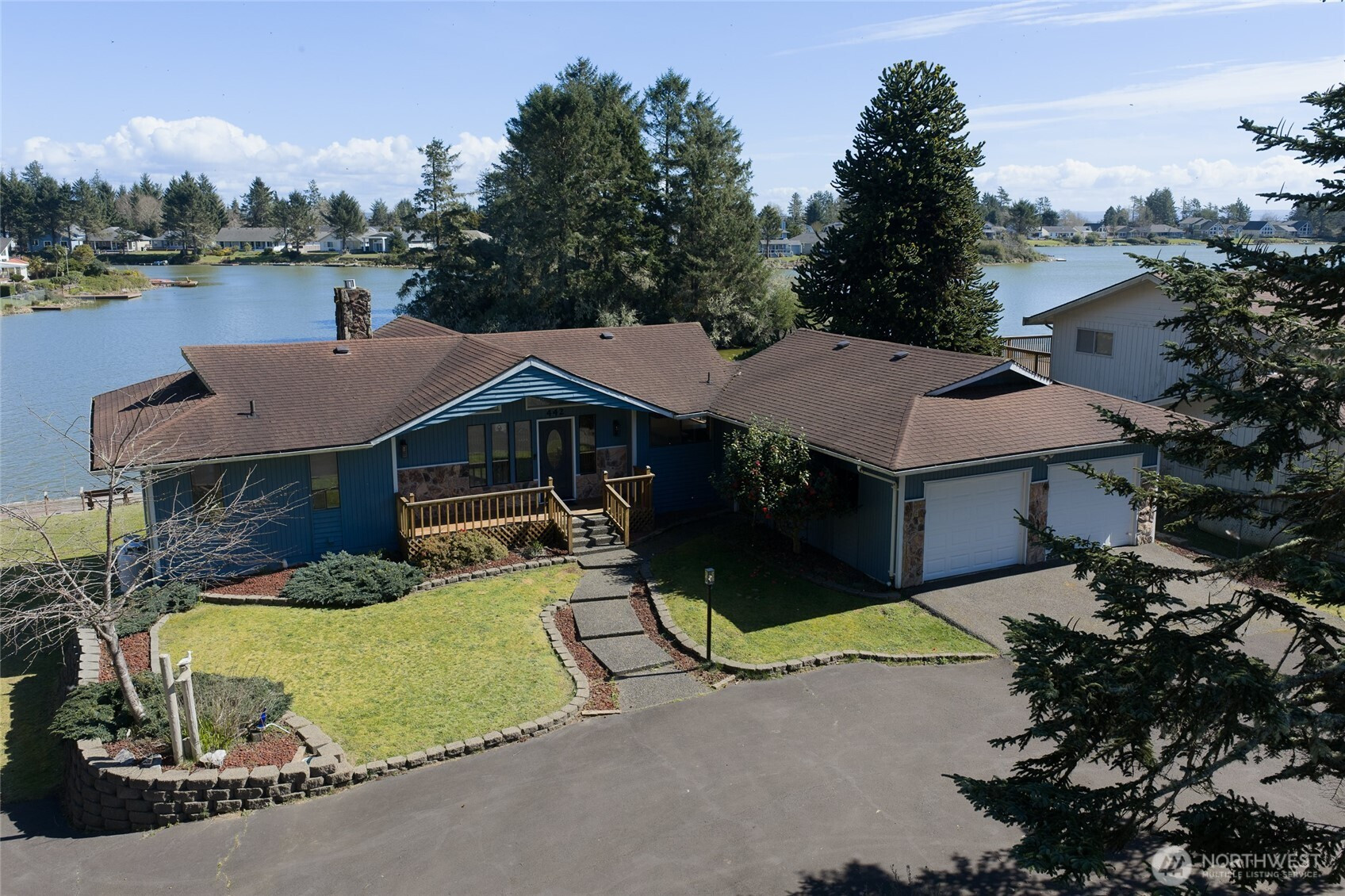 442 Mud Hen Loop SE, Ocean Shores, WA 98569