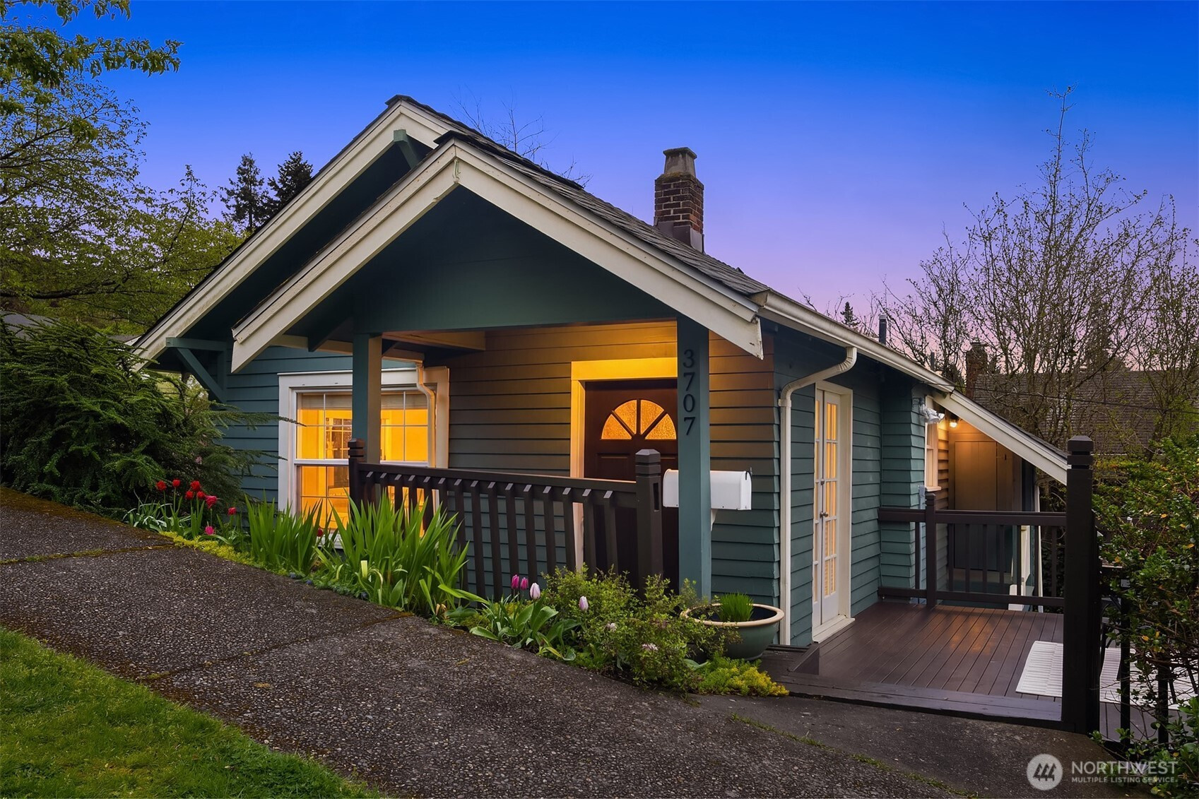 3707 SW Juneau Street, Seattle, WA 98126