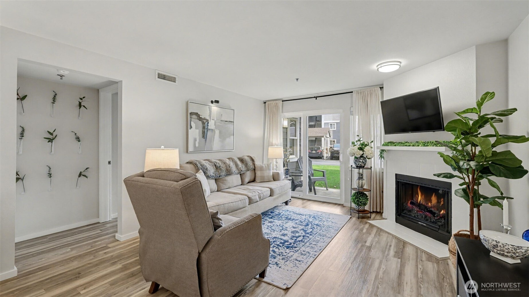 250 NW Dogwood Street, Issaquah, WA 98027