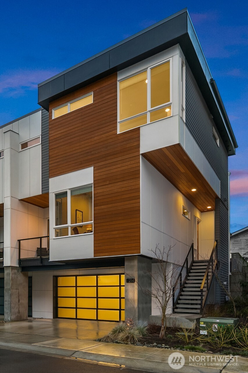 214 4th Court S, Kirkland, WA 98033