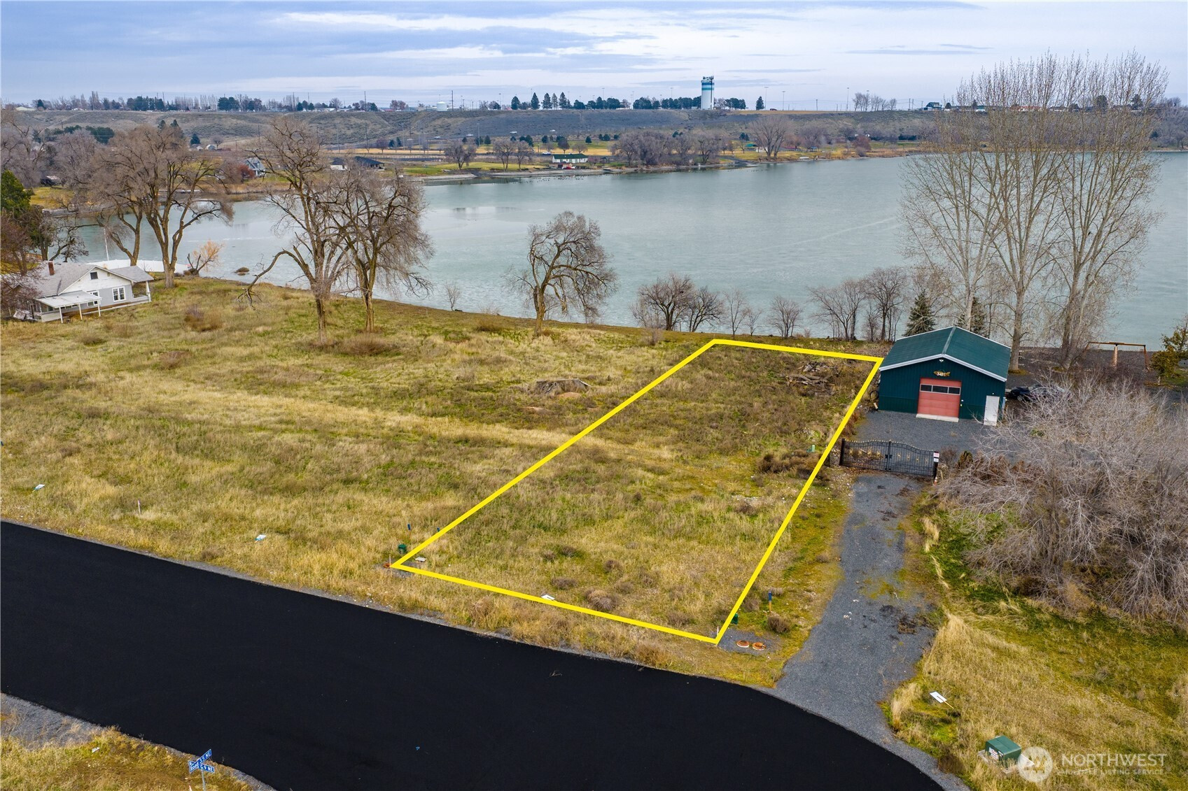 15 Valley Road NE, Moses Lake, WA 98837