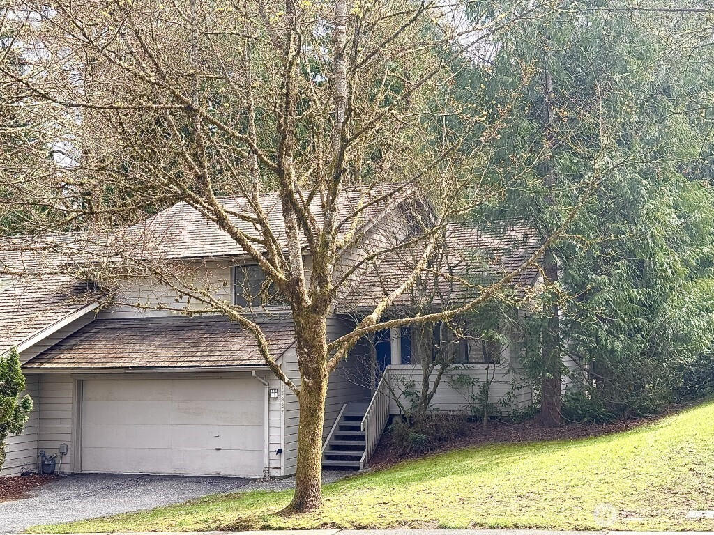 15927 NE 59th Way, Redmond, WA 98052