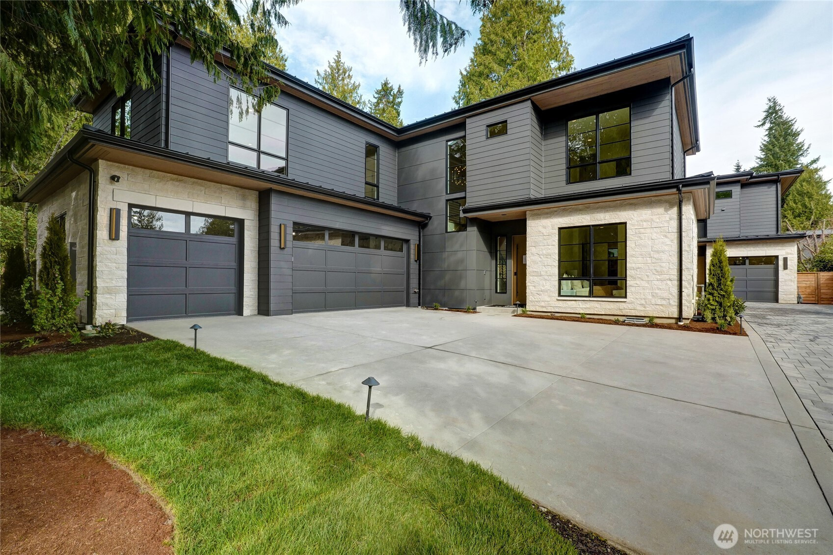 11428 108th Avenue NE, Kirkland, WA 98033