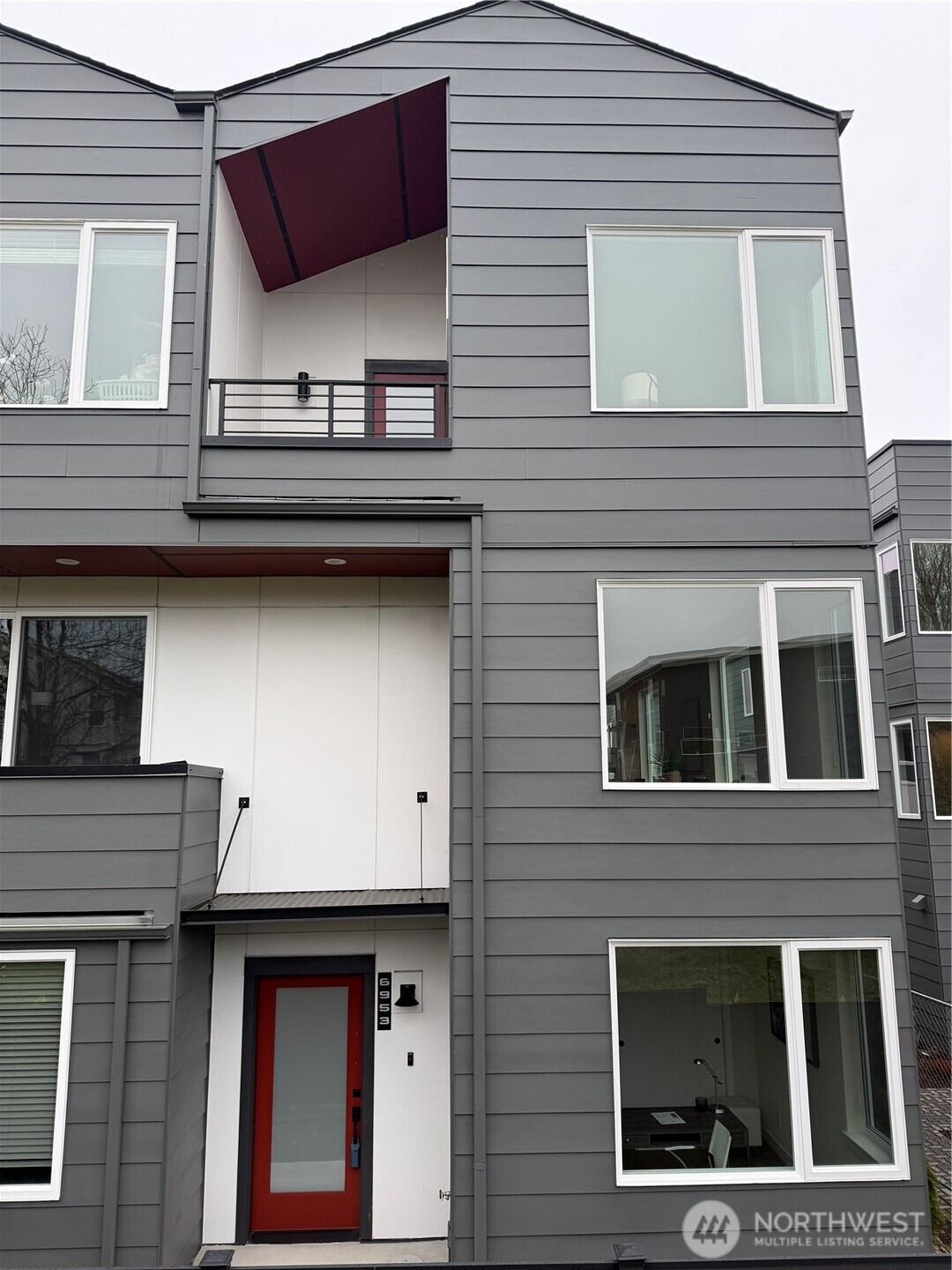 6953 42nd Avenue S, Seattle, WA 98118