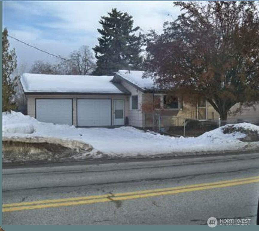 212 7th Street S, Brewster, WA 98812