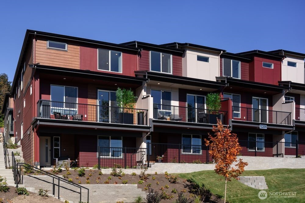 13209 NE 127th Court, Kirkland, WA 98034