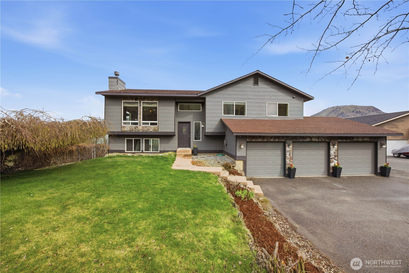 109 Nelmida Lane, Chelan, WA 98816