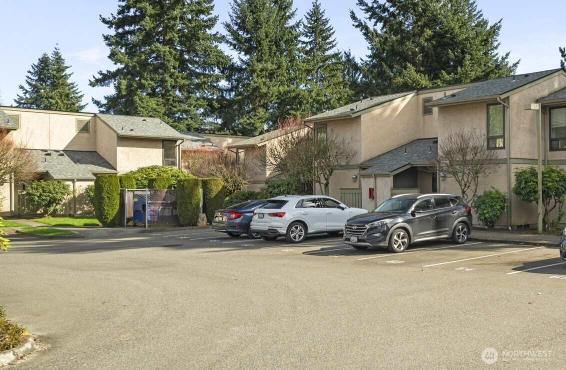 10045 NE 138th Place, Kirkland, WA 98034