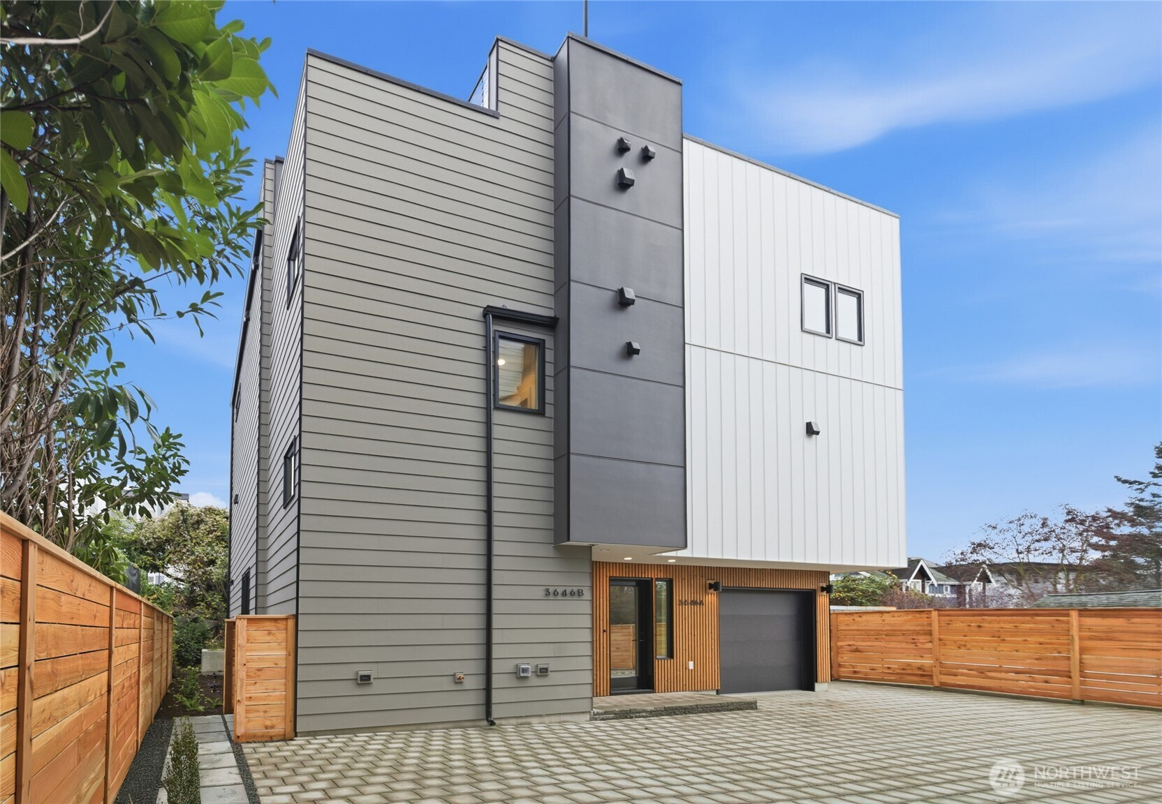 3646 Greenwood Avenue N, Seattle, WA 98103