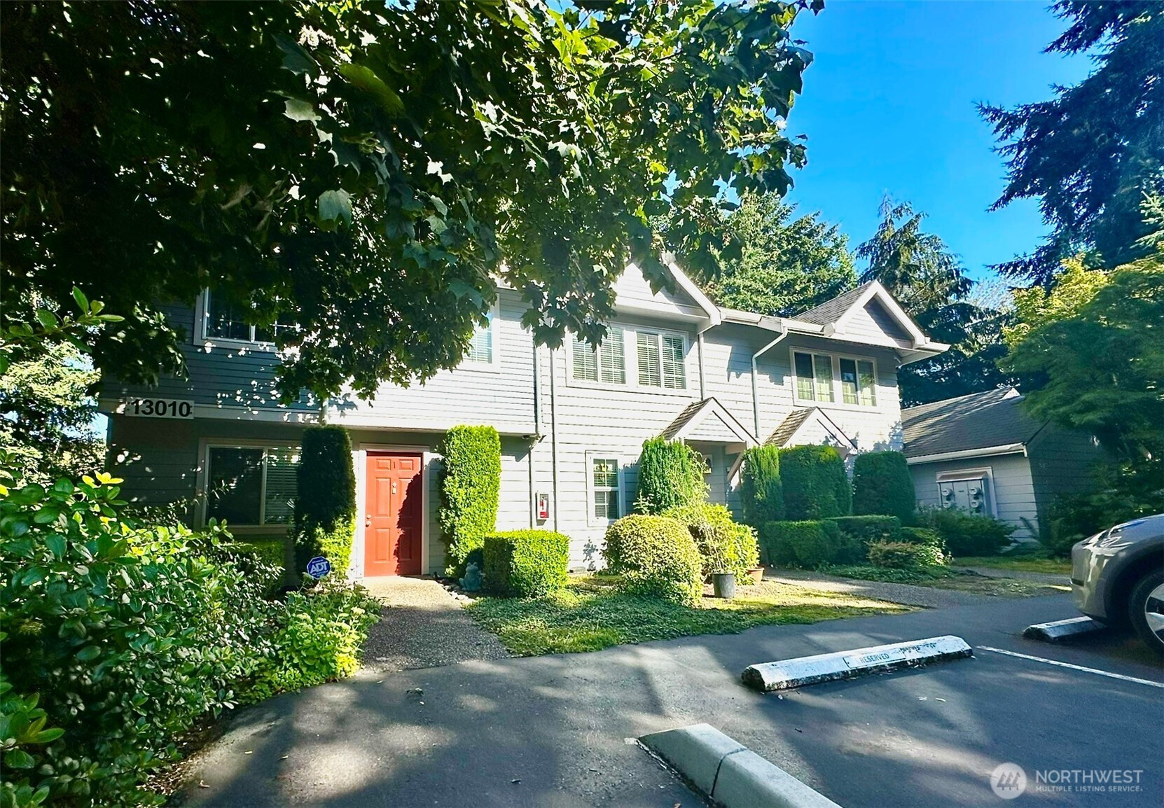 13010 102 Lane NE, Kirkland, WA 98034