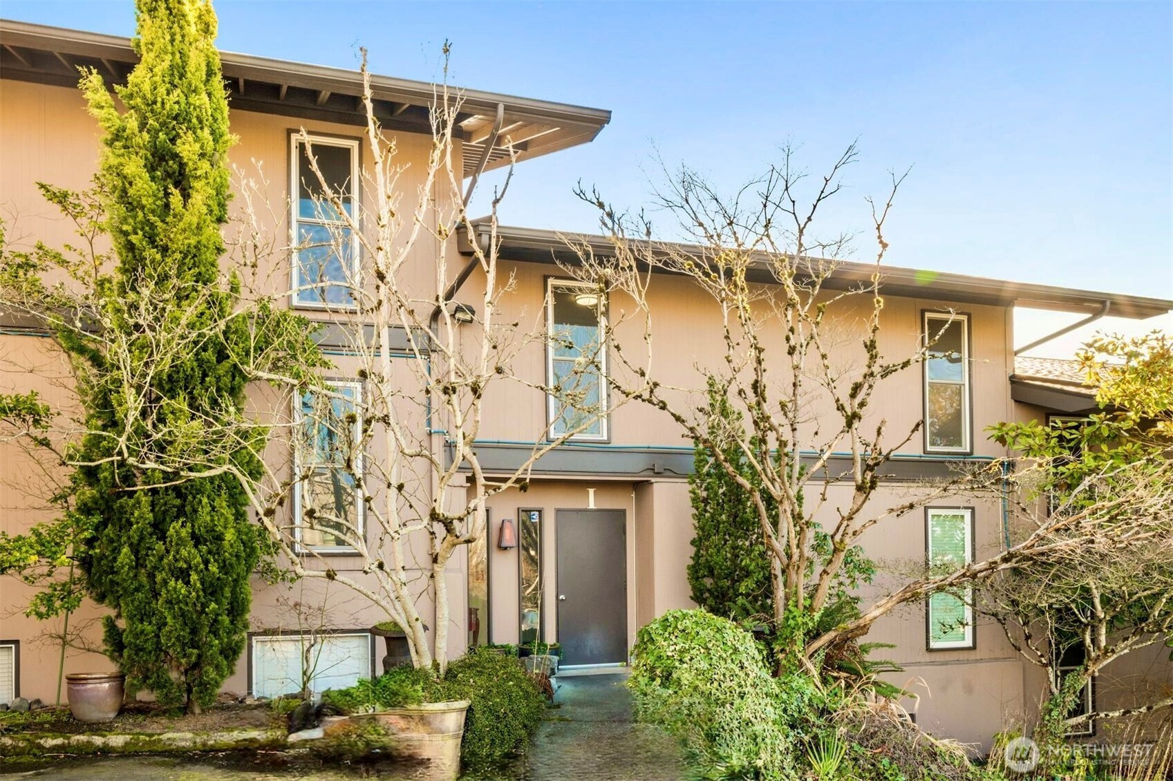 1425 S Puget Drive, Renton, WA 98055