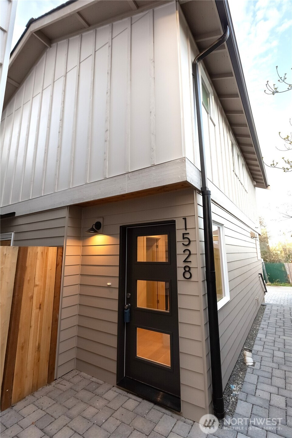 1528 25th Ave, Seattle, WA 98122