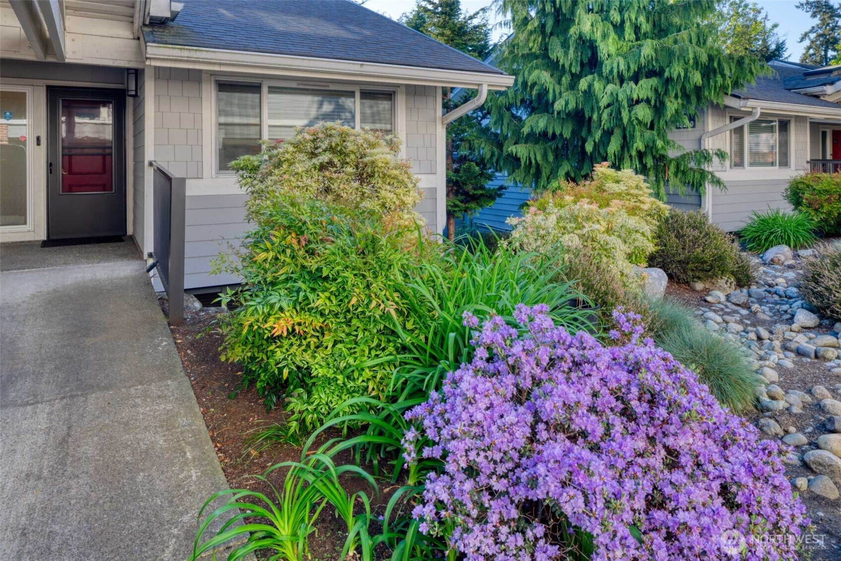 15208 NE 8th Street, Bellevue, WA 98007