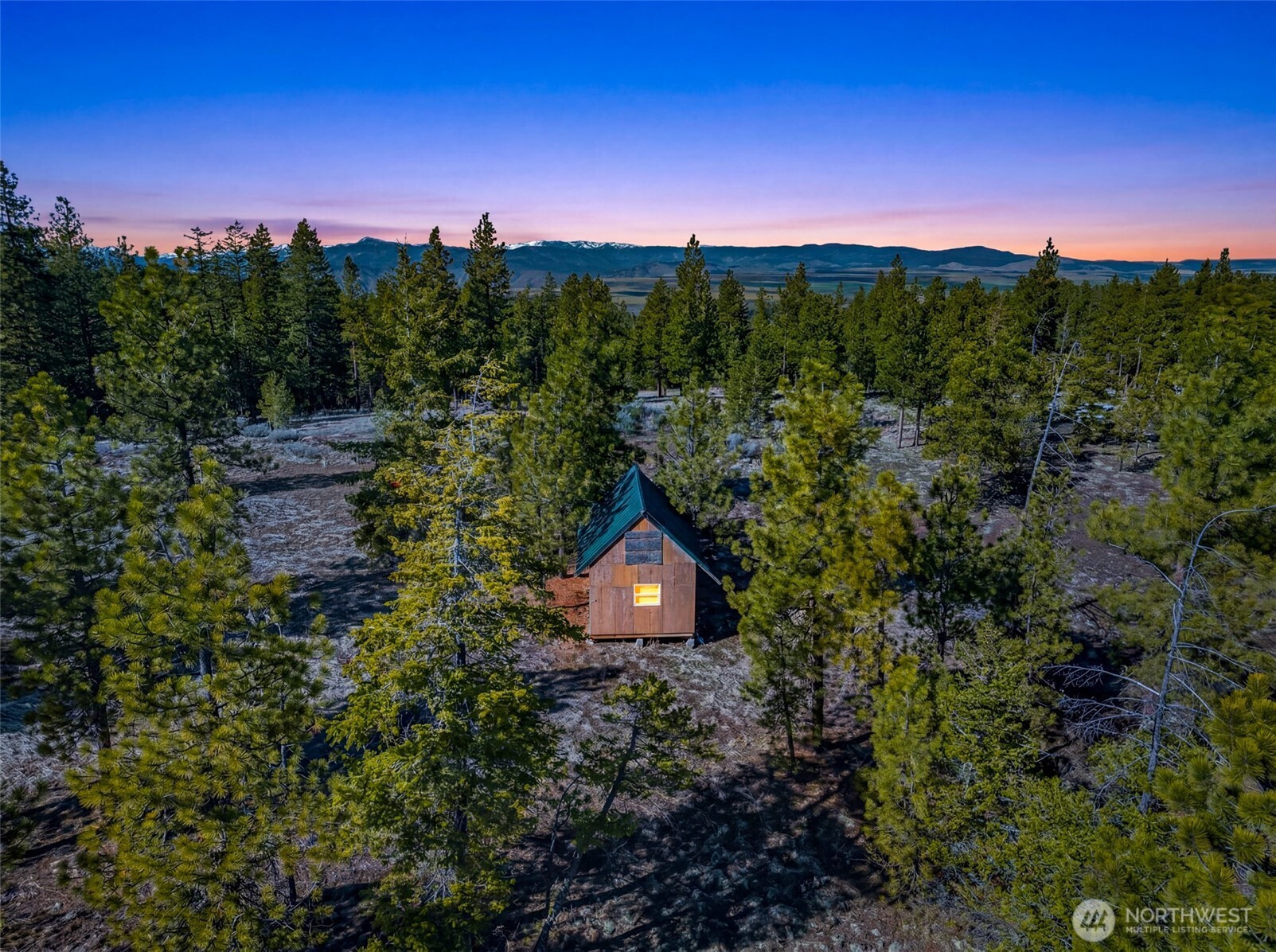 110 Blue Bird Ln, East Wenatchee, WA 98802