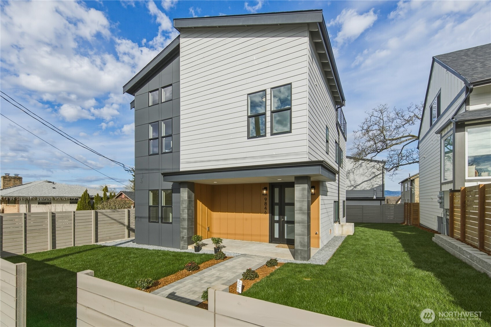 9846 62nd Avenue S, Seattle, WA 98118