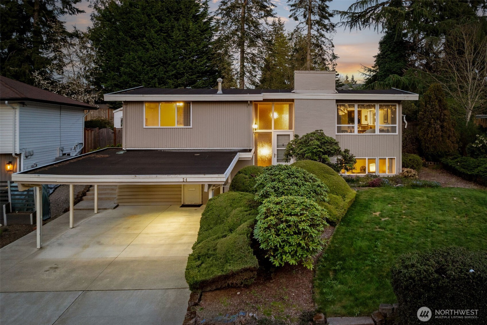 24 158th Place SE, Bellevue, WA 98008