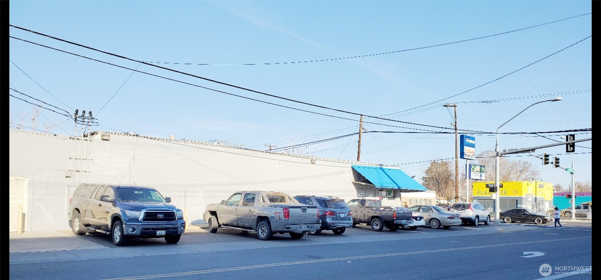 4641 N Track Road, Wapato, WA 98951