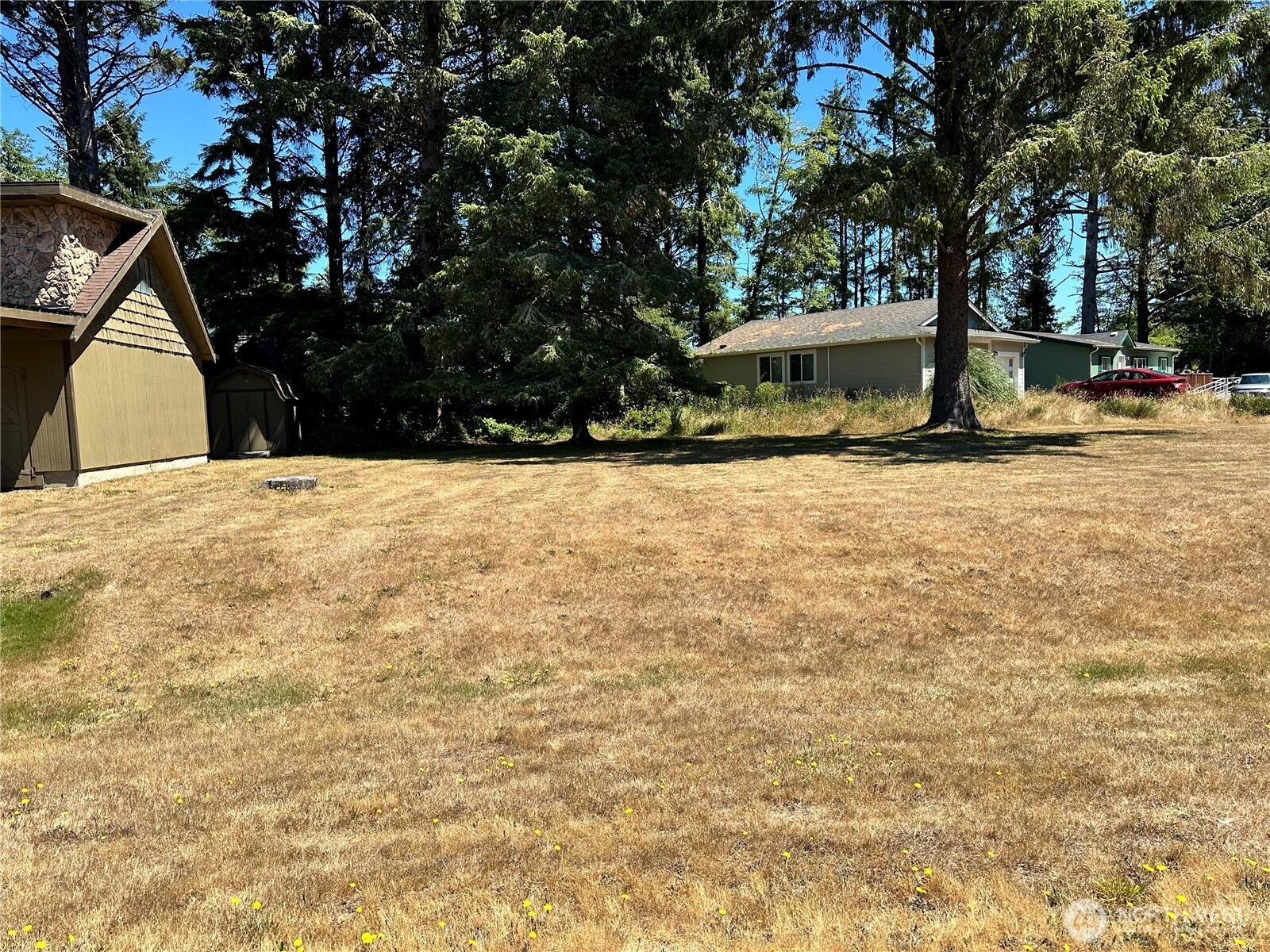 604 Sollecks Avenue SE, Ocean Shores, WA 98569