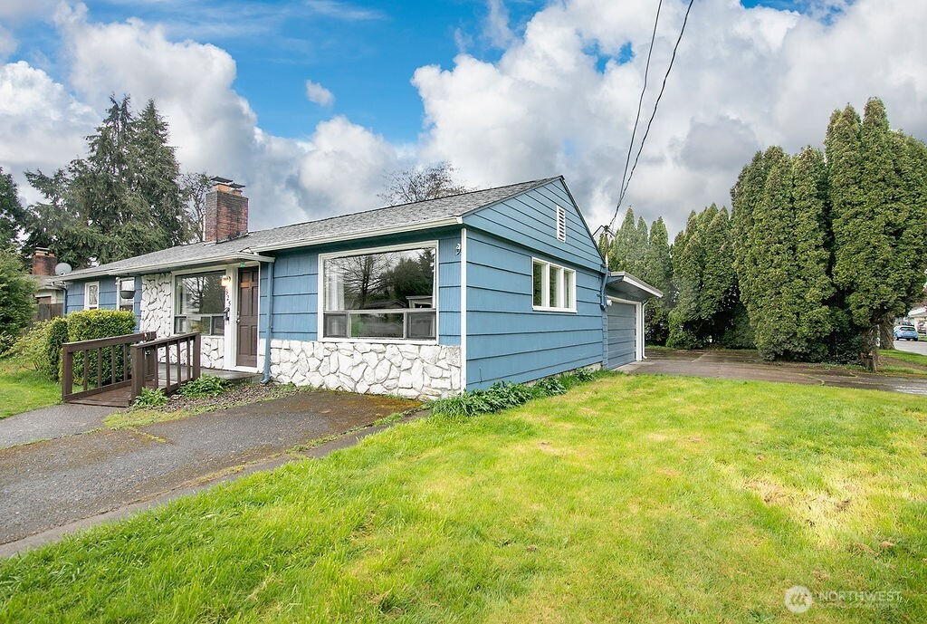 1925 28th, Longview, WA 98632