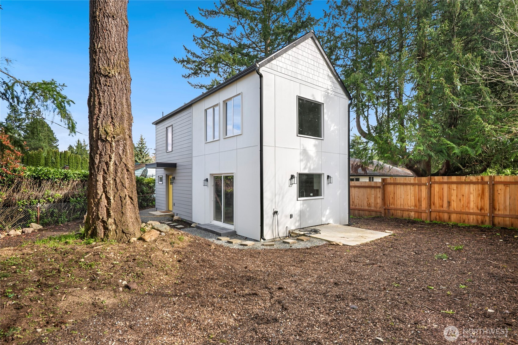 1404 N 136th Street, Seattle, WA 98125