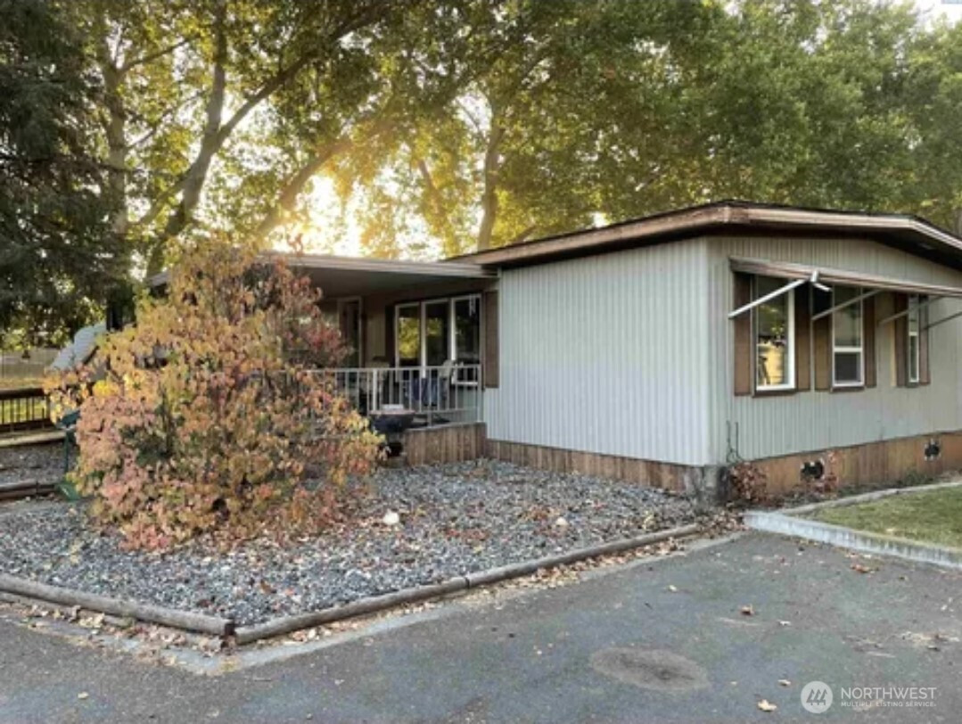 2021 Mahan Avenue, Richland, WA 99354