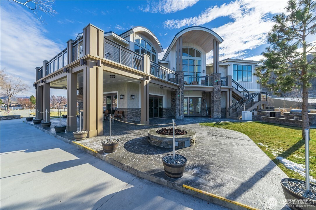 1350 W Woodin Avenue, Chelan, WA 98816
