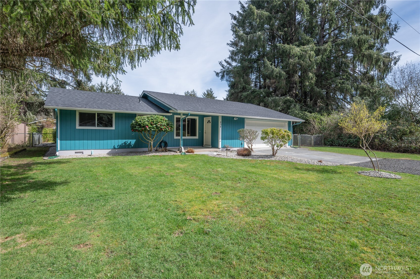 434 Snahapish Avenue SE, Ocean Shores, WA 98569