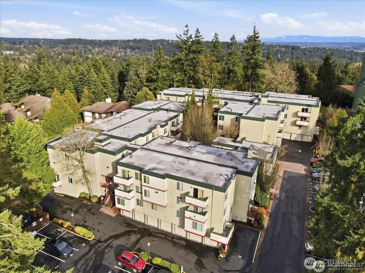 18100 15th Avenue NE, Seattle, WA 98155