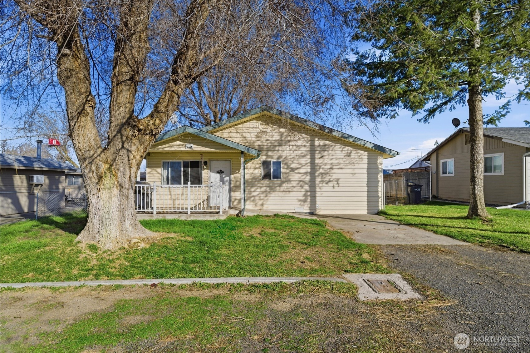 762 S 2nd Avenue, Connell, WA 99326