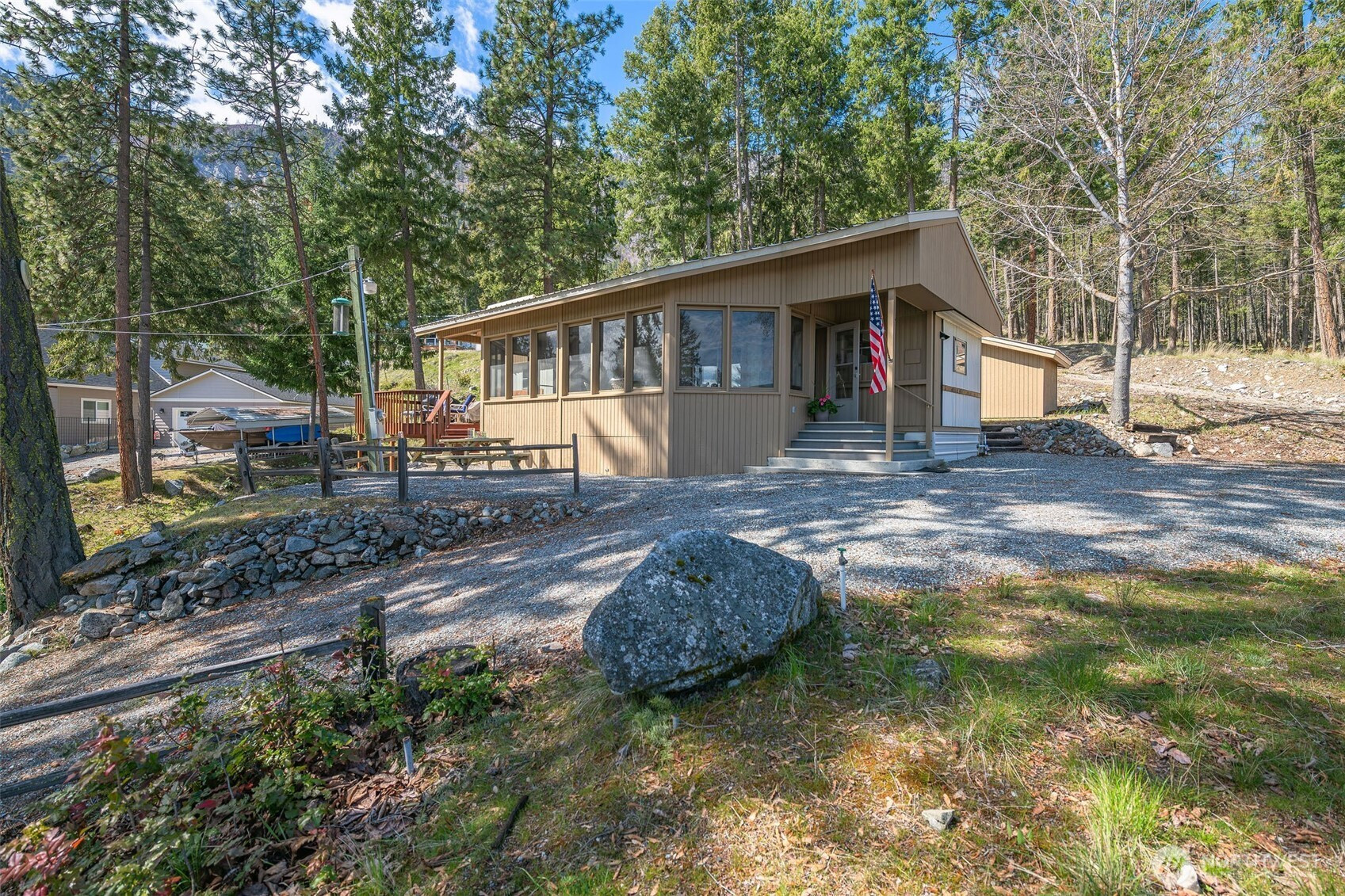 12220 S Lake Shore Road, Chelan, WA 98816
