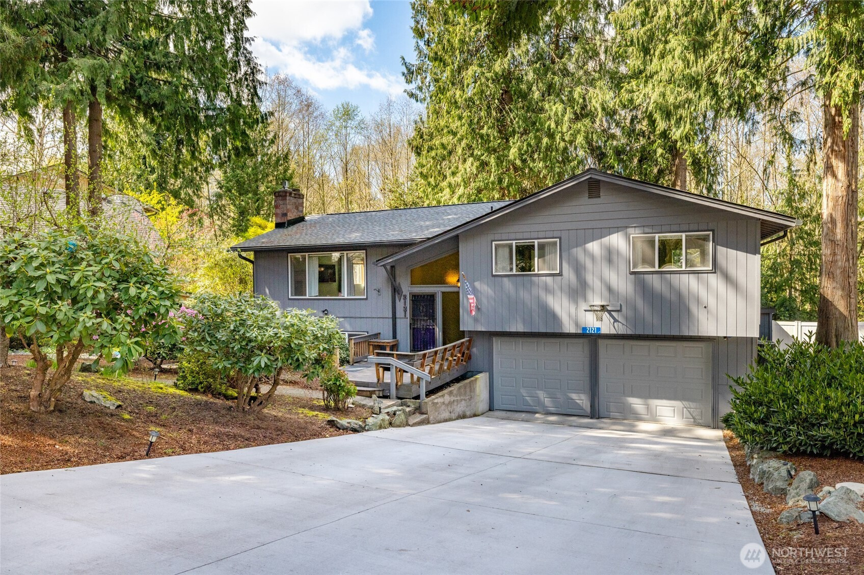 2121 S Cedar Hills Drive, Mount Vernon, WA 98274