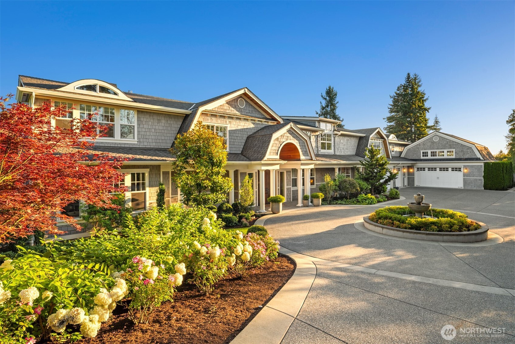 3183 95th Place NE, Clyde Hill, WA 98004