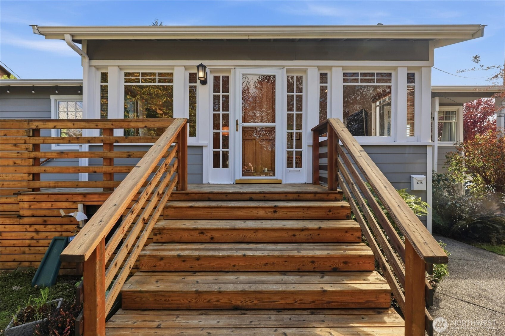 4725 SW Graham St, Seattle, WA 98136