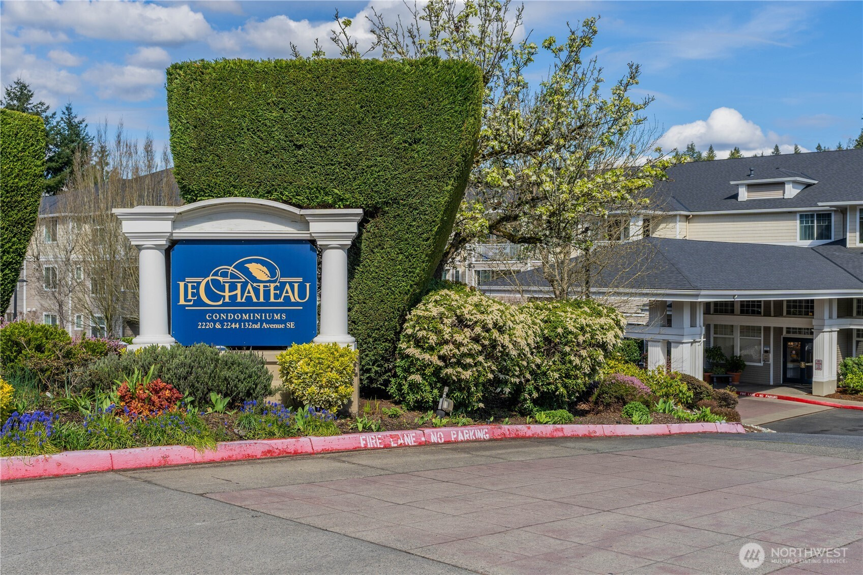 2220 132nd Avenue SE, Bellevue, WA 98005