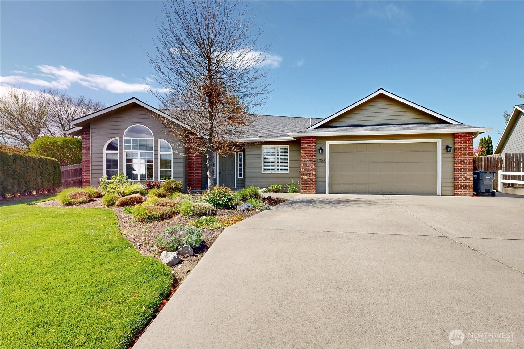 1726 SE Grassland Court, College Place, WA 99324