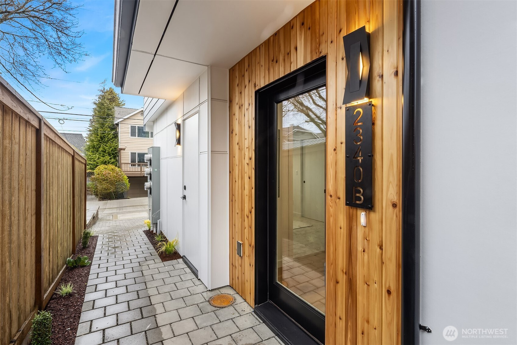 2340 N 64th Street, Seattle, WA 98103