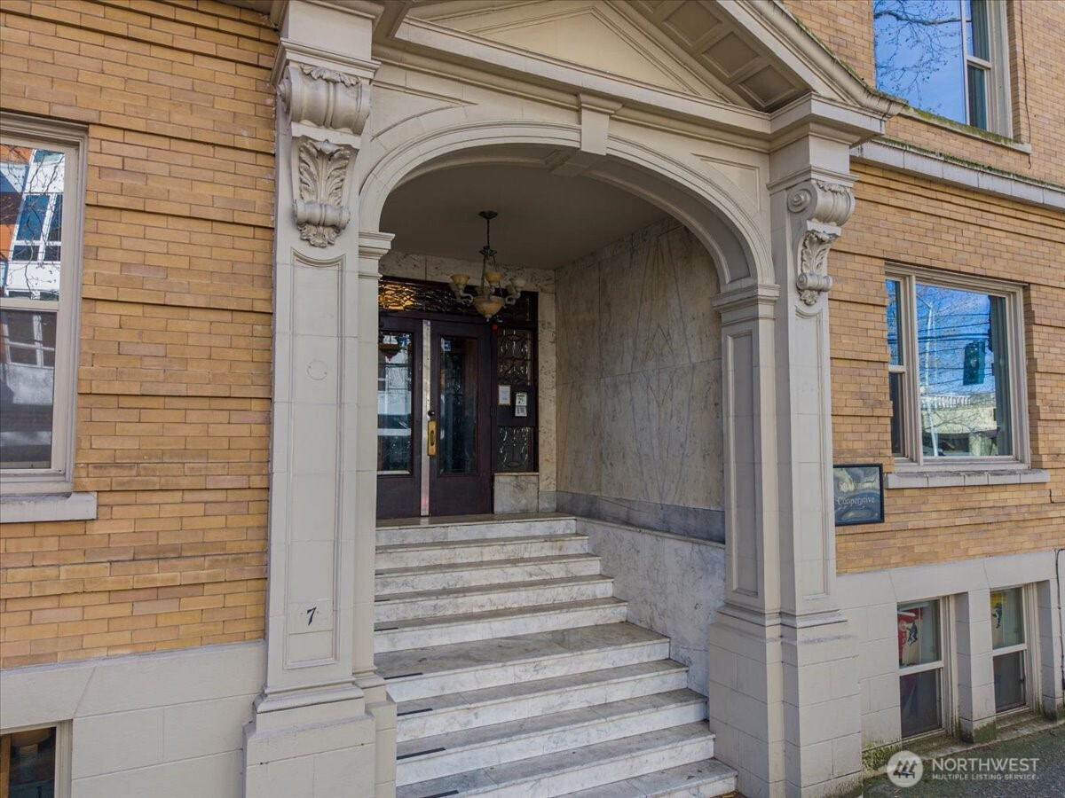 7 Harrison Street, Seattle, WA 98109