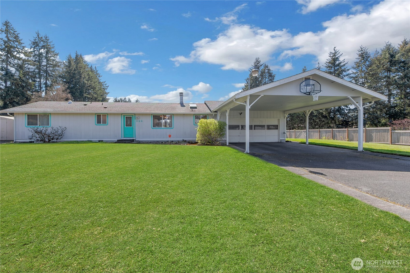 922 140th St E, Tacoma, WA 98445