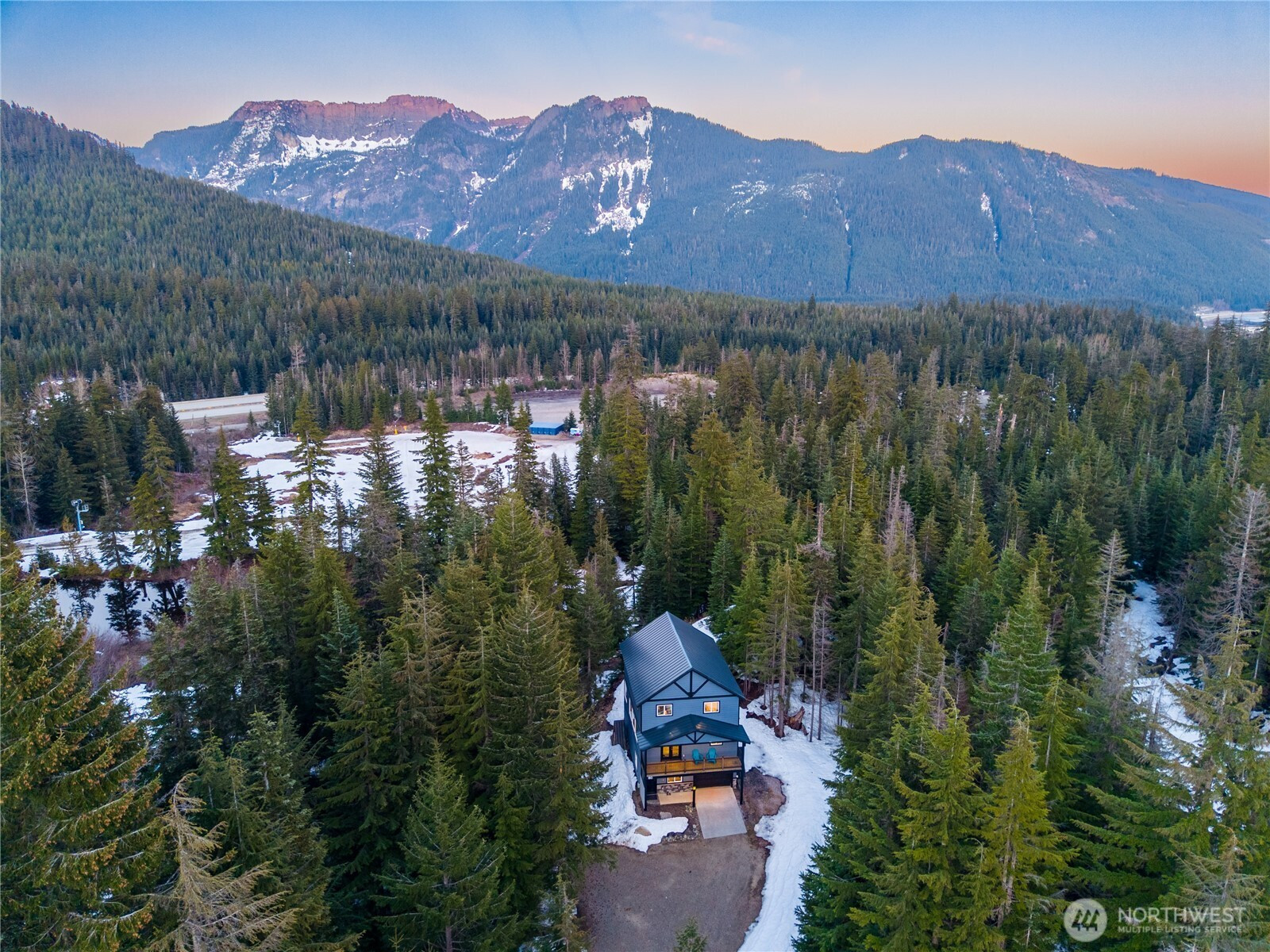 60 Snoqualmie Village Dr, Snoqualmie Pass, WA 98068